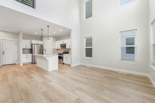 Foto del edificio - Beautiful 3BR Condo in Riverton - Move-In Ready