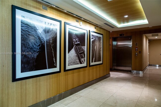 Foto del edificio - 9400 W Bay Harbor Dr