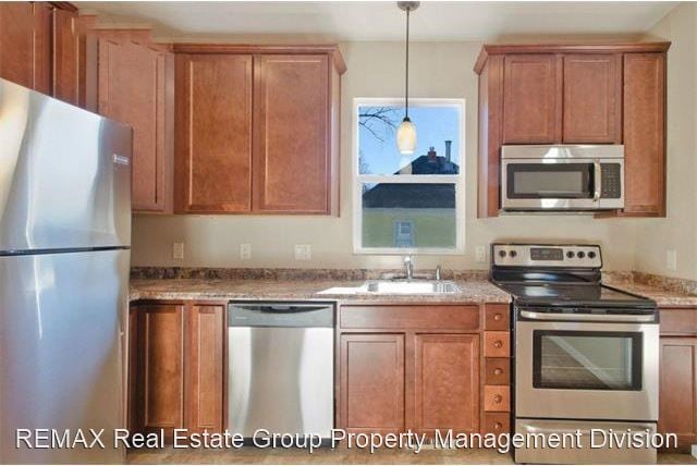 Building Photo - 3 br, 1 bath House - 27 N. Walnut Street