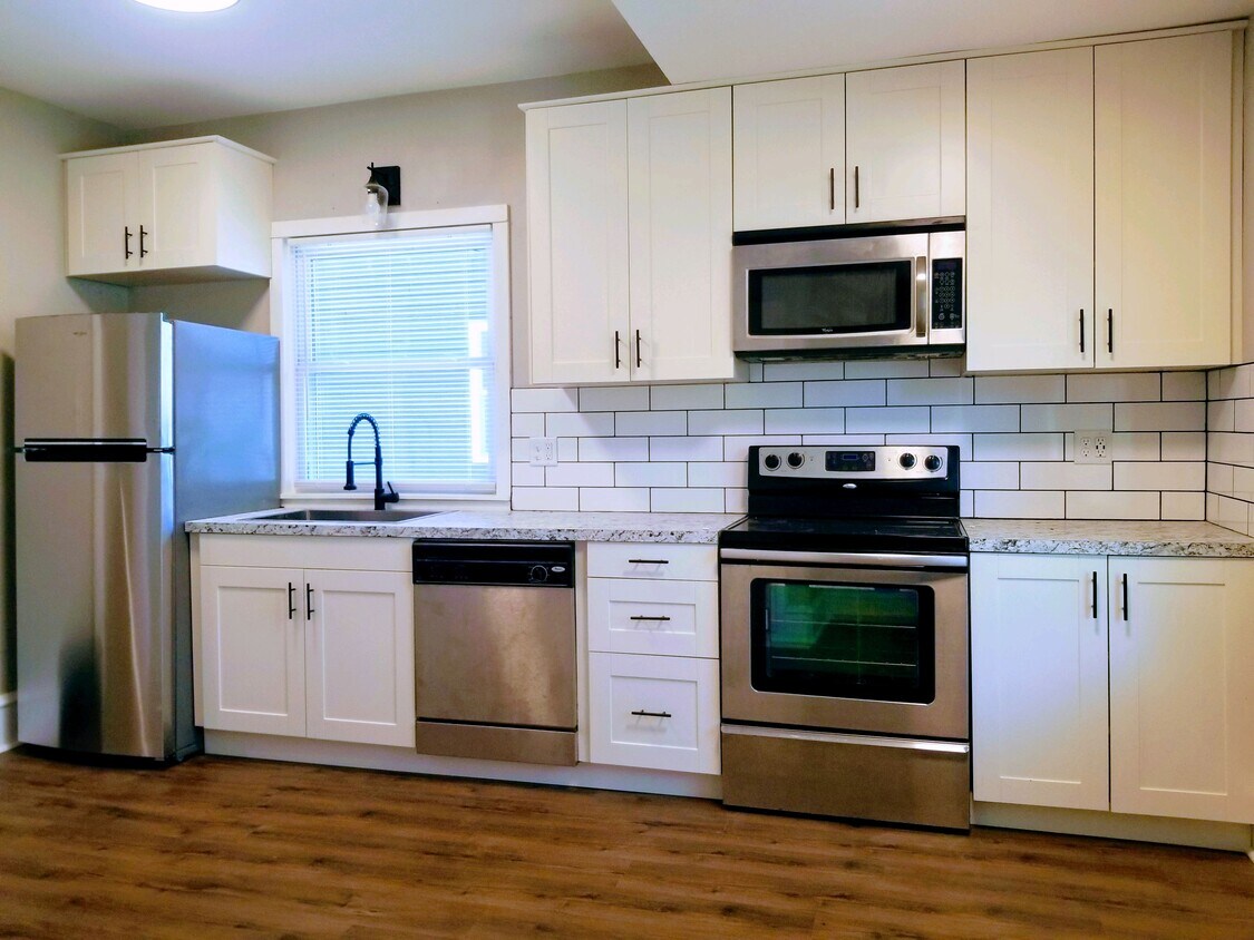 Foto del edificio - 425 23rd St NE