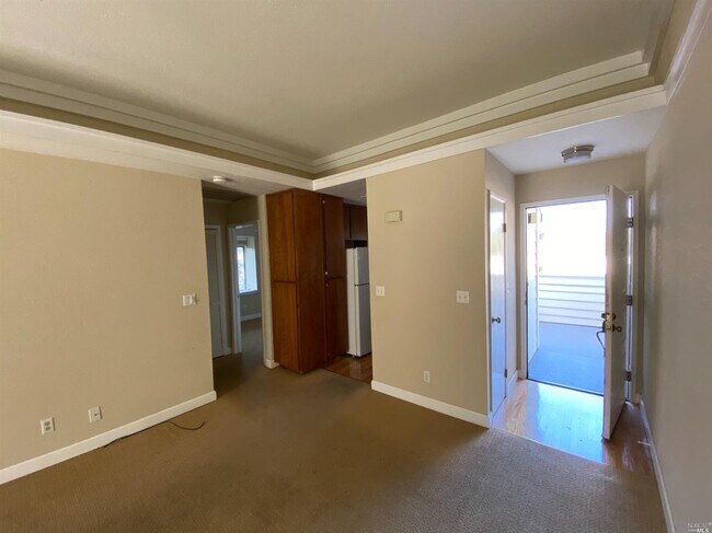 Building Photo - 30 Woodstock Ct