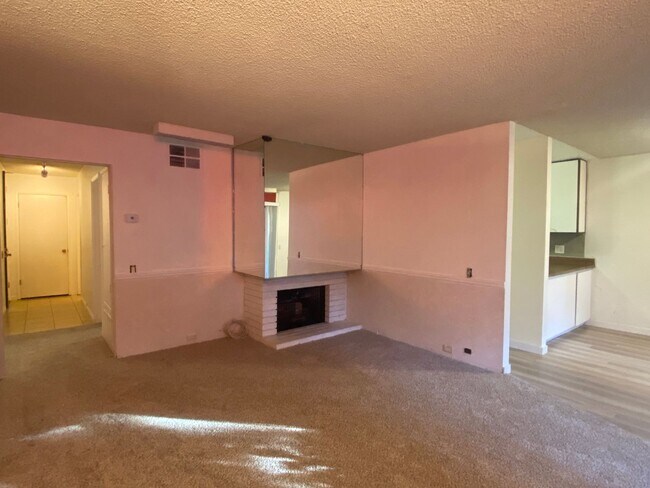 Foto del edificio - Cute Condo Located in Woodside Sierra! **R...