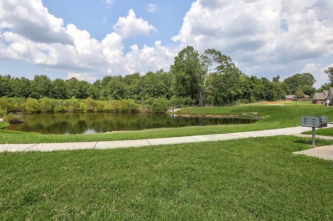 Building Photo - Saluda Commons