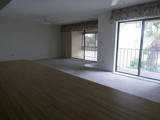 Living room - 5472 Swift Rd