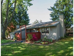 Building Photo - 10845 SW 121st Ave