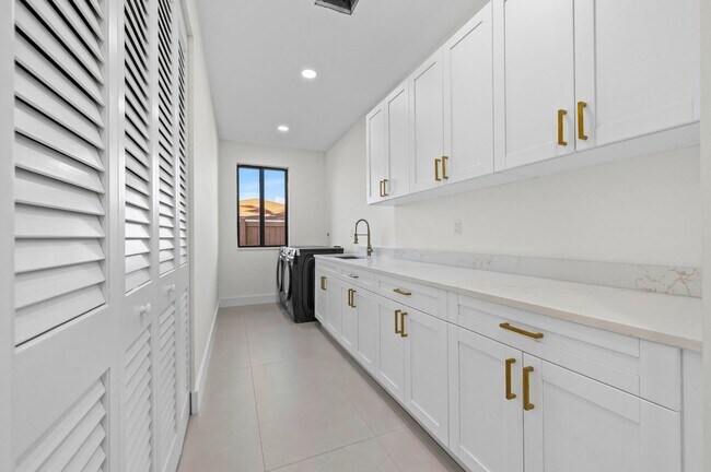 Building Photo - Northwest 42nd Avenue, Coconut Creek, FL 33066 - 4 BR 4 BA single-family home