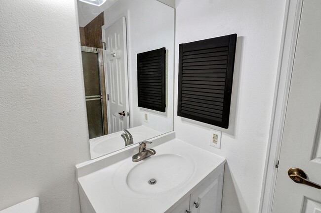 Foto del edificio - 1 Bed 1 Bath Condo Available in Horizon Tower