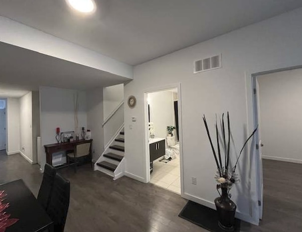 Building Photo - 400 Chaffey St