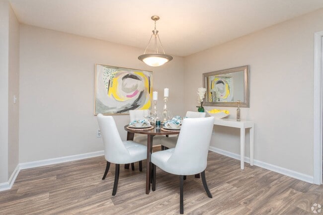 Building Photo - Marbella Place