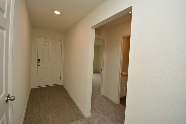 Building Photo - Charming 3-Bedroom Oasis with 2 Full Baths in  Indian Trails