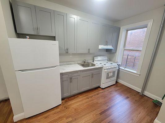 Foto del edificio - 2 bedroom in BRONX NY 10466