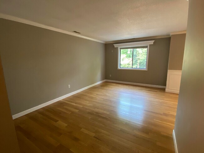 Foto del edificio - 166 Old Brookfield Rd