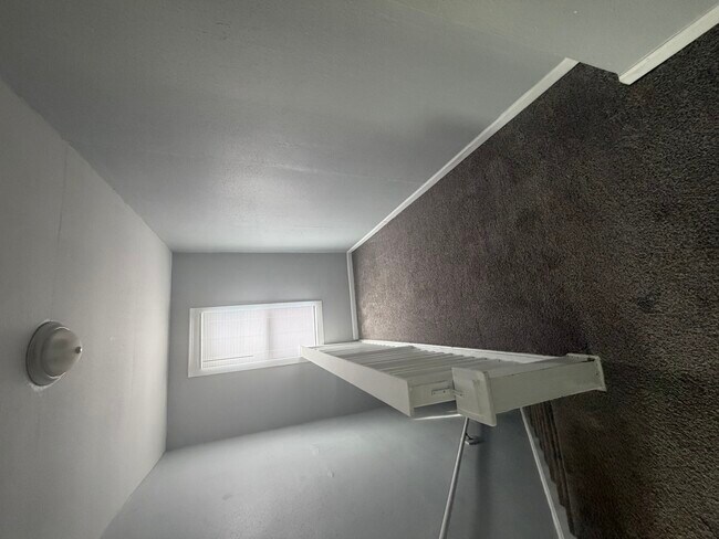 Foto del edificio - 1723 W Locust St