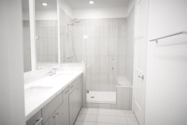 Building Photo - 264 Pullman Ct