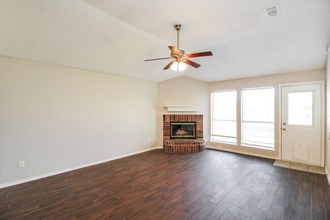 Foto del edificio - 1909 Canyon Ridge St