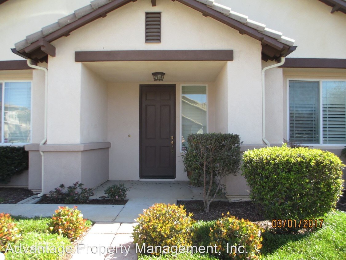 Primary Photo - 1734 Bilbao Dr