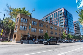 Building Photo - 2512 N Lincoln Ave