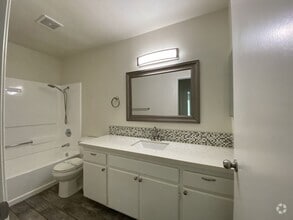 Building Photo - 204 Woodland Pkwy