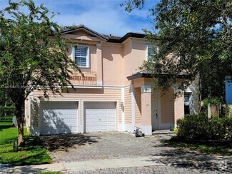 Building Photo - 285 NE 32nd Terrace