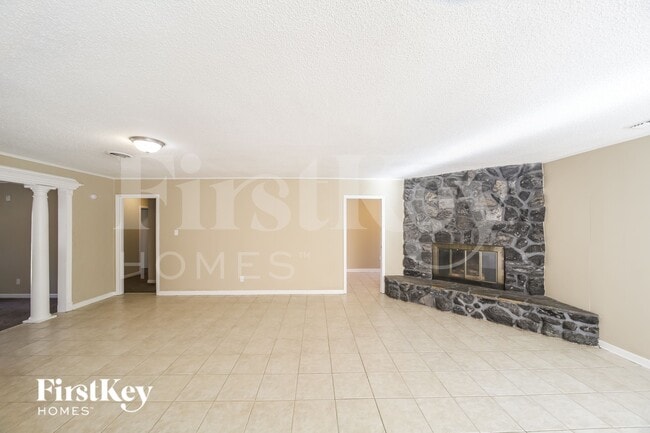 Building Photo - 6116 Ivanhoe Rd