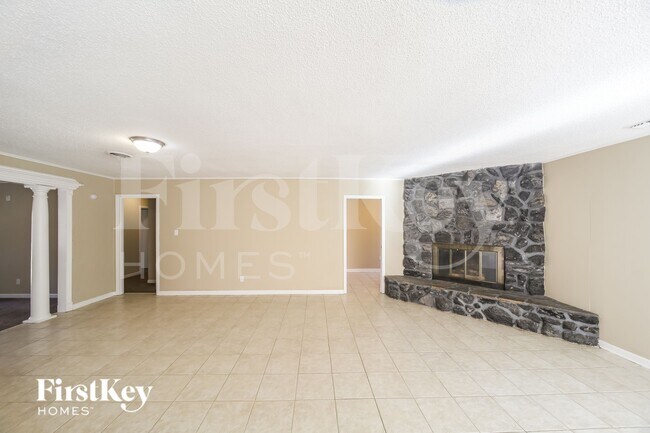 Foto del edificio - 6116 Ivanhoe Rd