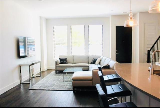 Foto del edificio - 8016 Ingram Dr