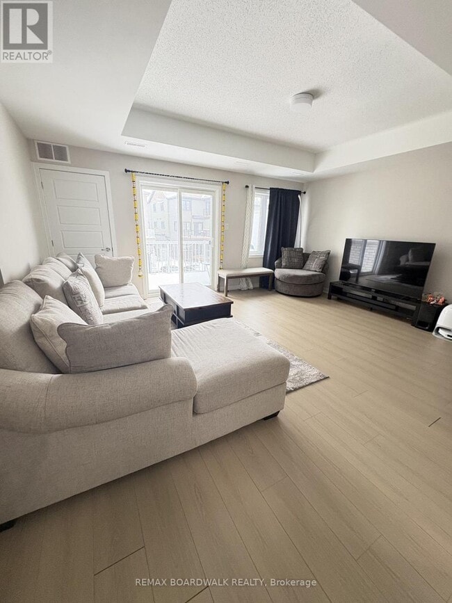 Building Photo - 43 Pyrite Private