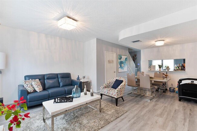 Foto del edificio - 9925 NW 57th Mnr