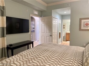 Building Photo - 9735 Acqua Ct