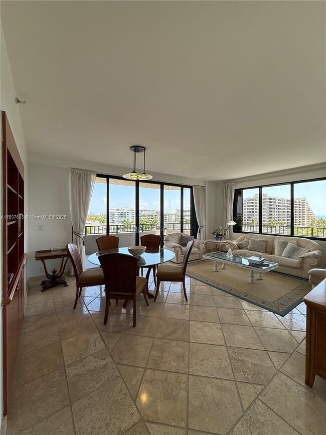 Building Photo - 151 Crandon Blvd