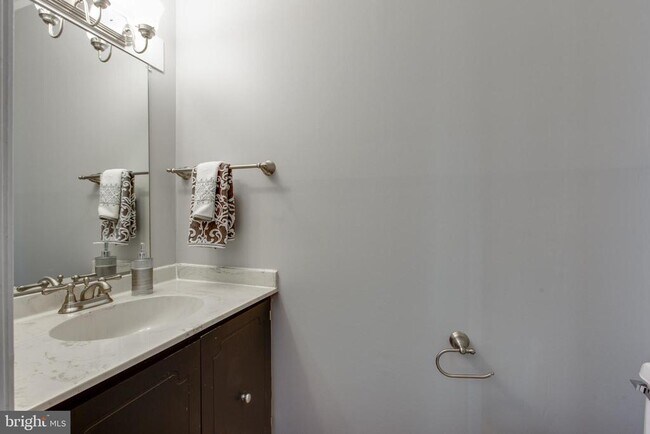 Building Photo - 3570 Lowlen Ct