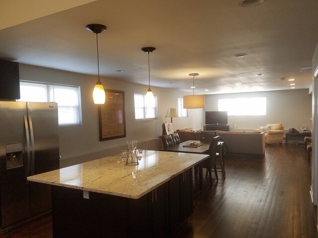 Foto del edificio - 2058 N Albany Ave