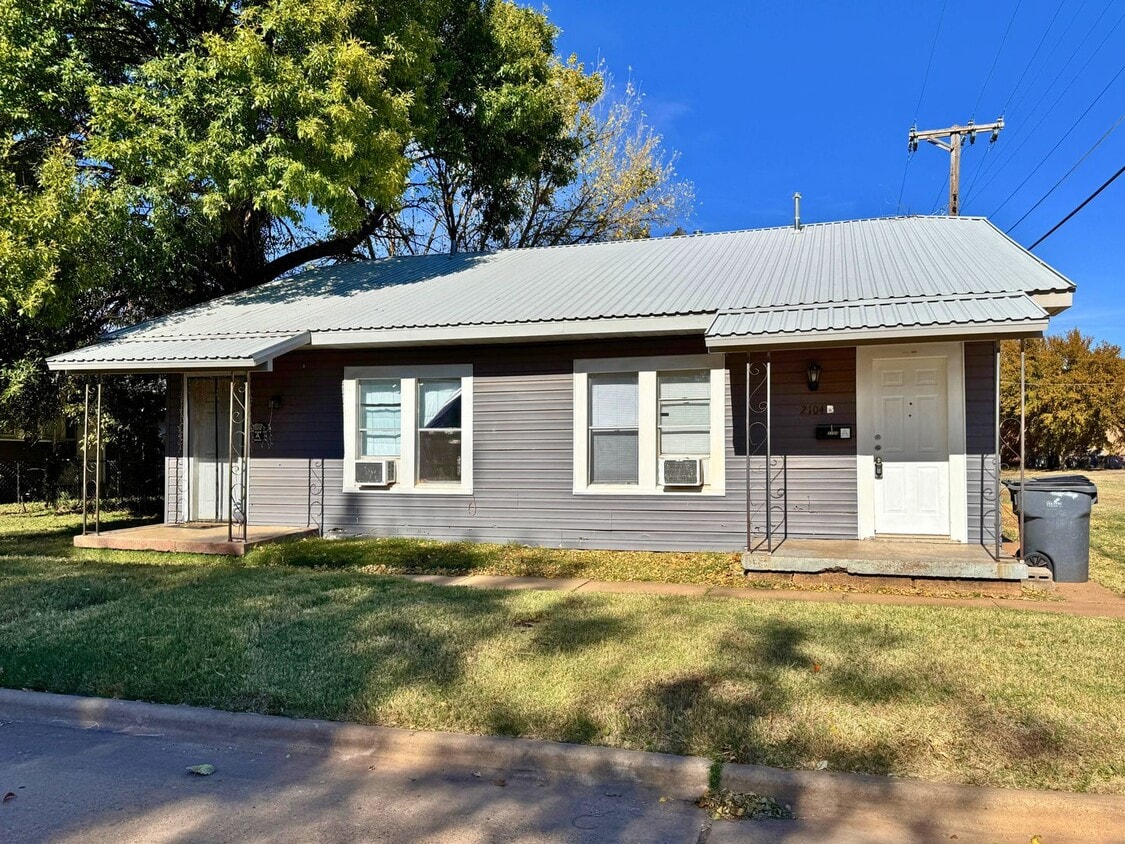 Foto principal - 2104 Ave A