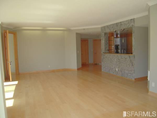 Building Photo - 220 Lombard St