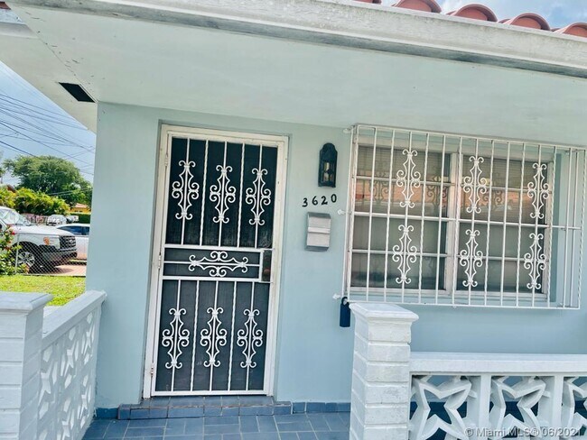 Foto del edificio - 3620 NW 5th St