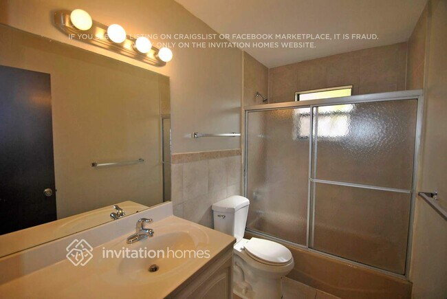 Foto del edificio - 2301 NW 102nd Way