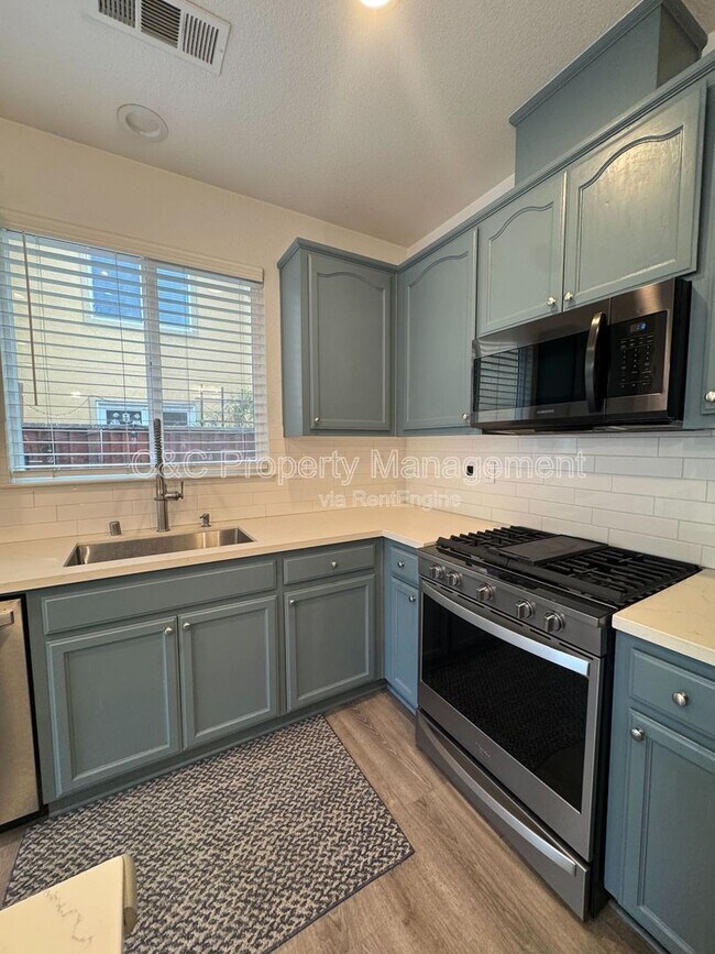 Foto del edificio - 5470 Gold Creek Cir