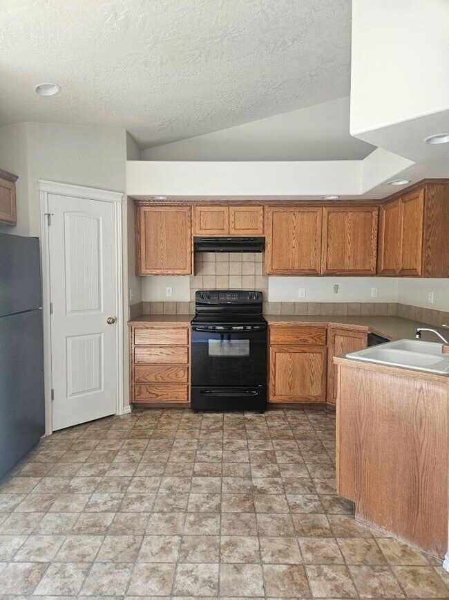 Foto del edificio - 4 Bedroom Home Close to Settlers Park