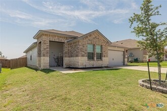 Building Photo - 2306 Aylesbury Dr