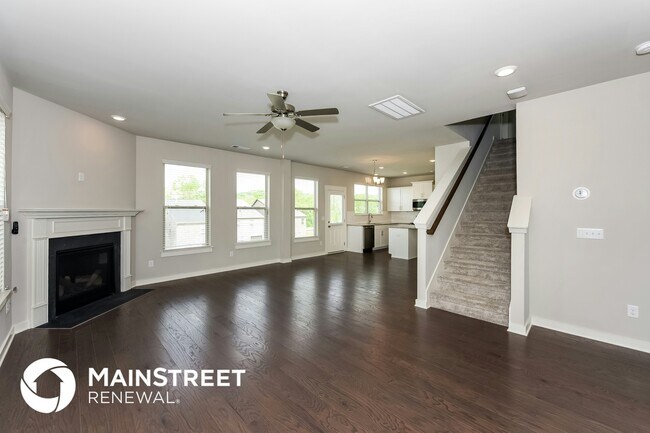 Foto del edificio - 389 Black Thorn Ln