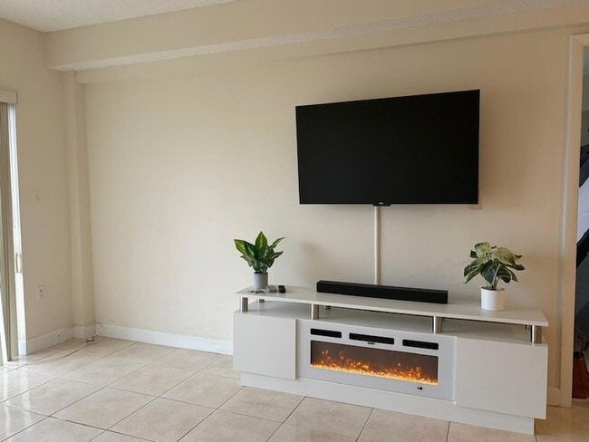Building Photo - 250 181st Drive Unit 406