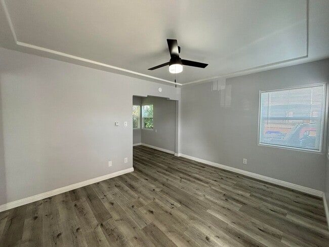 Building Photo - Beautifully renovated one bedroom home