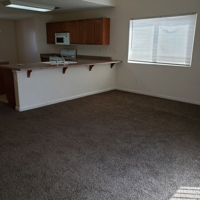 Foto del edificio - 11805 Holabird Ave