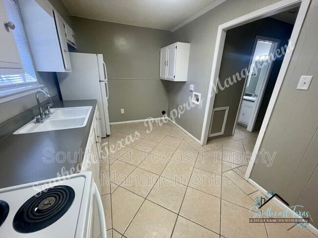 Foto del edificio - 2160 Merriman St