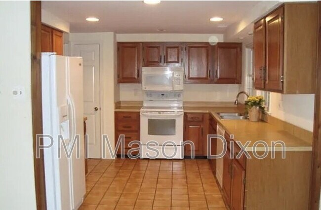 Foto del edificio - 4035 Huckleberry Row