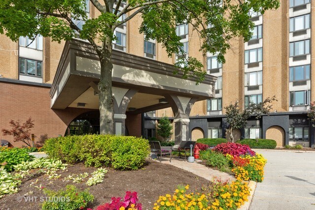 Building Photo - 1 Renaissance Pl