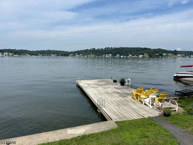 Building Photo - 19 Windemere Ave