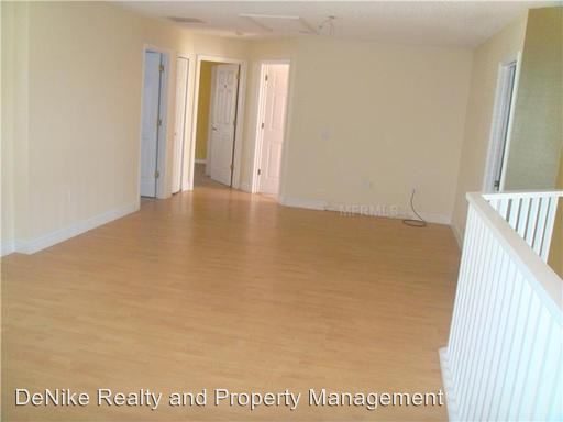 Building Photo - 2425 Willow Tree Ln