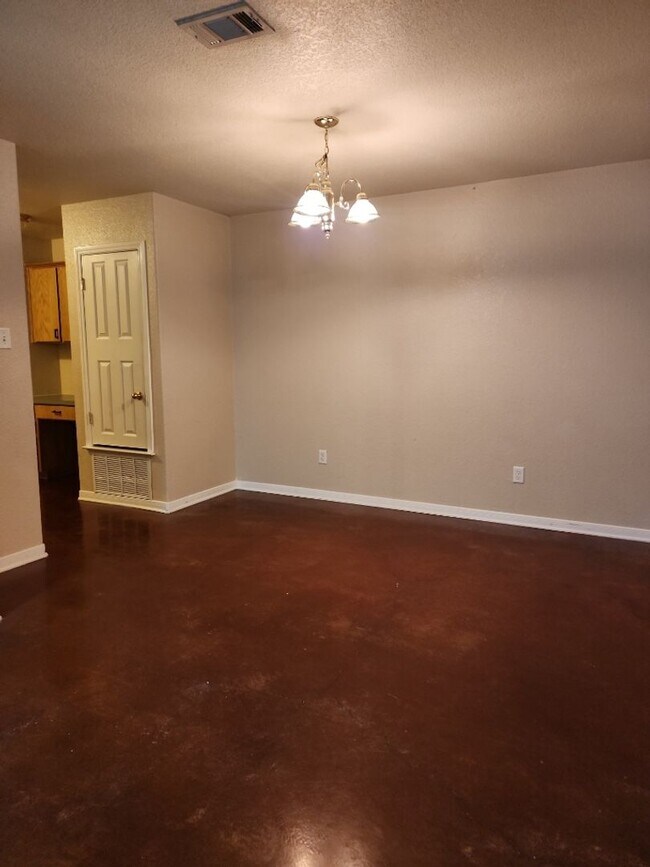 Foto del edificio - 1606 Libby Ln