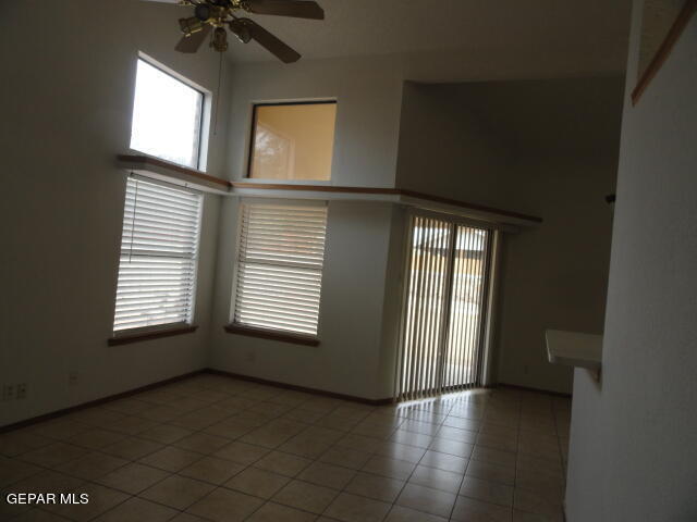 Building Photo - 4721 Loma De Plata Dr